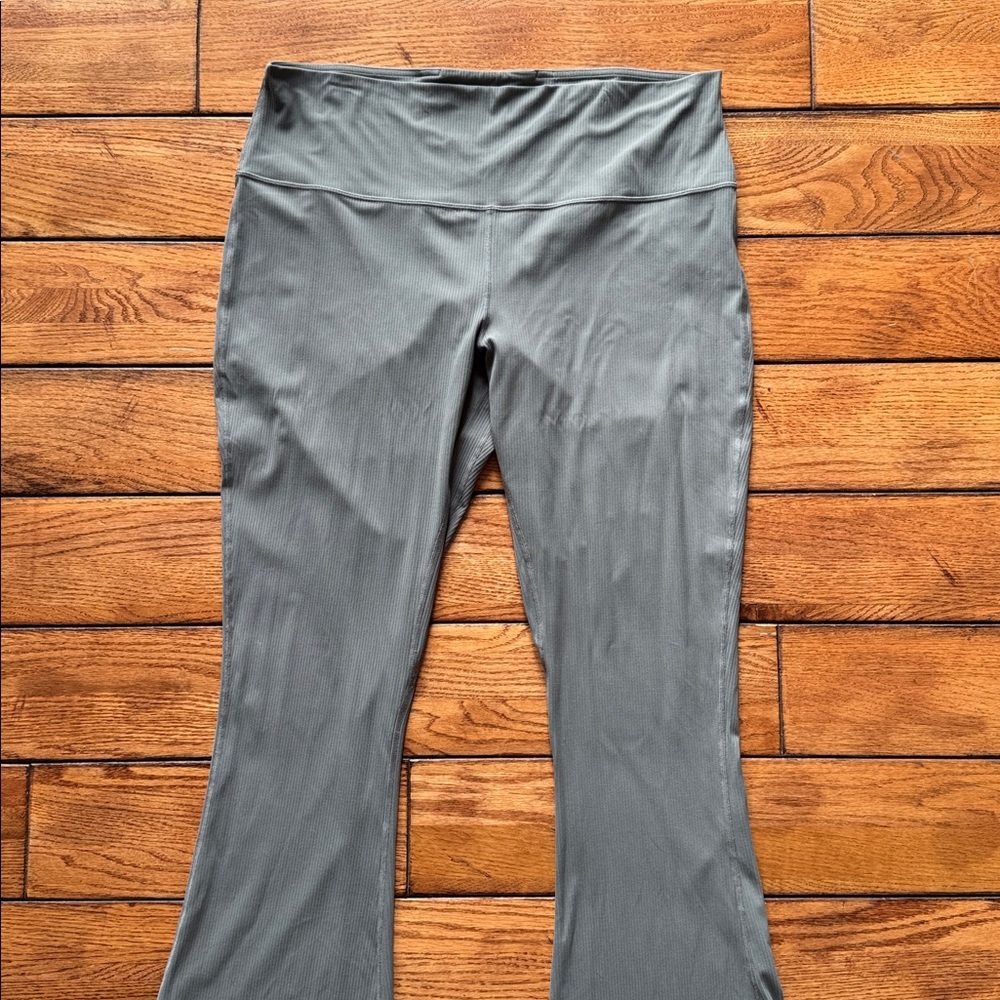Lululemon Align Ribbed Mini Flare Leggings Pants Size 18 Inseam 32” Gray - Picture 2 of 13
